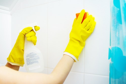Deep cleaning in W2 for dust-free living rooms and detailed cleaning